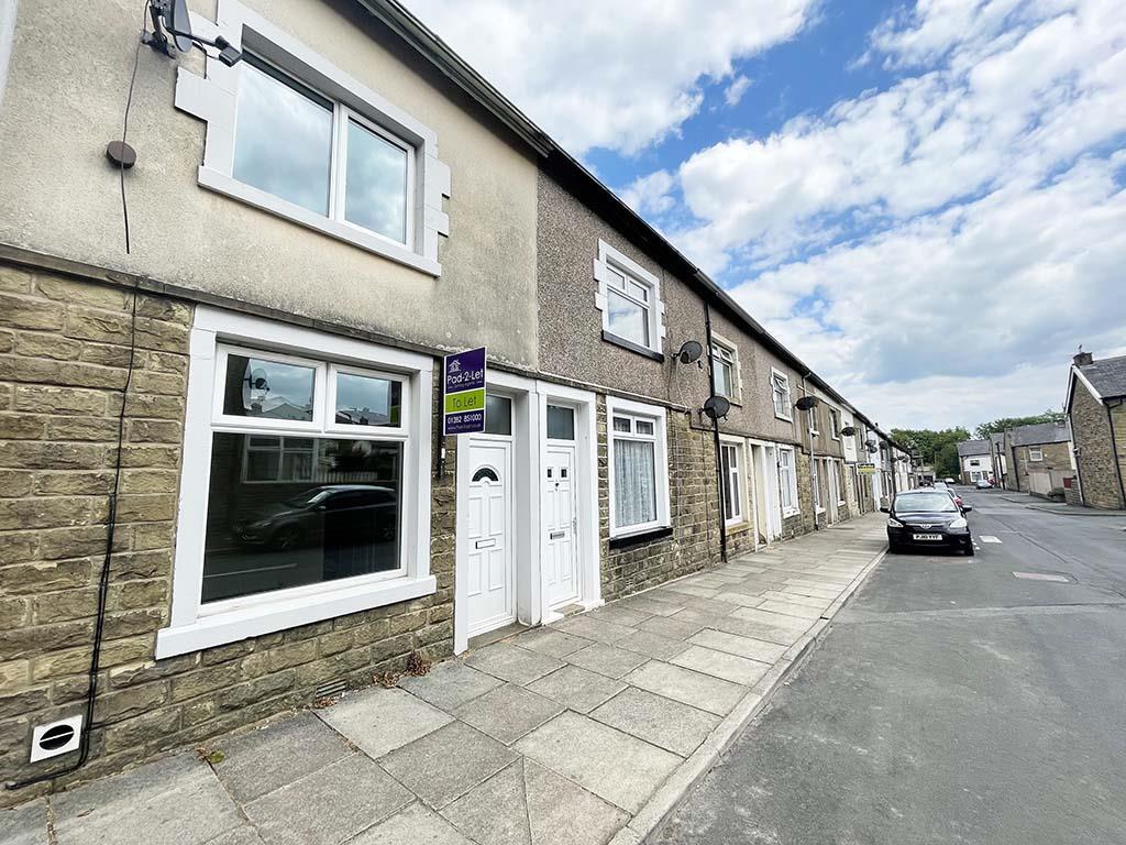2 bedroom mid terrace house SSTC in Barnoldswick - IMG_5045.jpg
